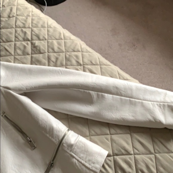 Beautiful white leather jacket - Picture 3 of 6